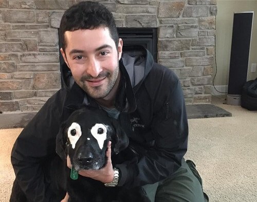 Rowdy med sin ägare