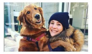 Möt Loubie, en hund som kramas med alla hon möter